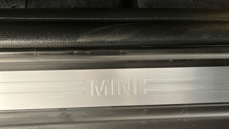 MINI Cooper 2.0 S Classic 5dr Auto Petrol Hatchback